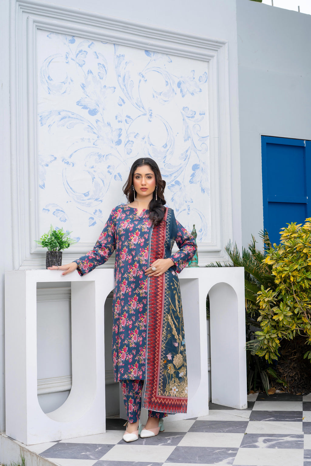 Stitched 3-Piece Suit – Midnight Bloom with Vibrant Florals