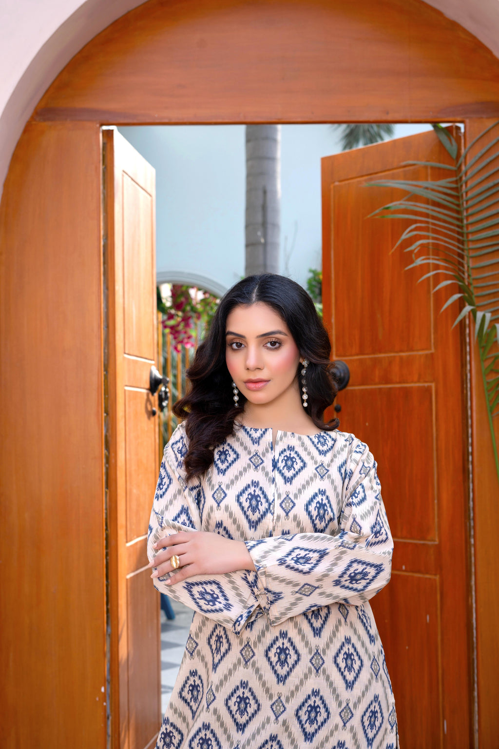 Stitched 2-Piece Suit – Blue Geometric Elegance