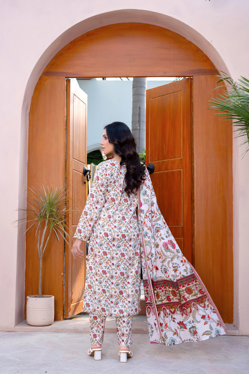 Stitched 3-Piece Suit – Multicolor Floral & Paisley Elegance