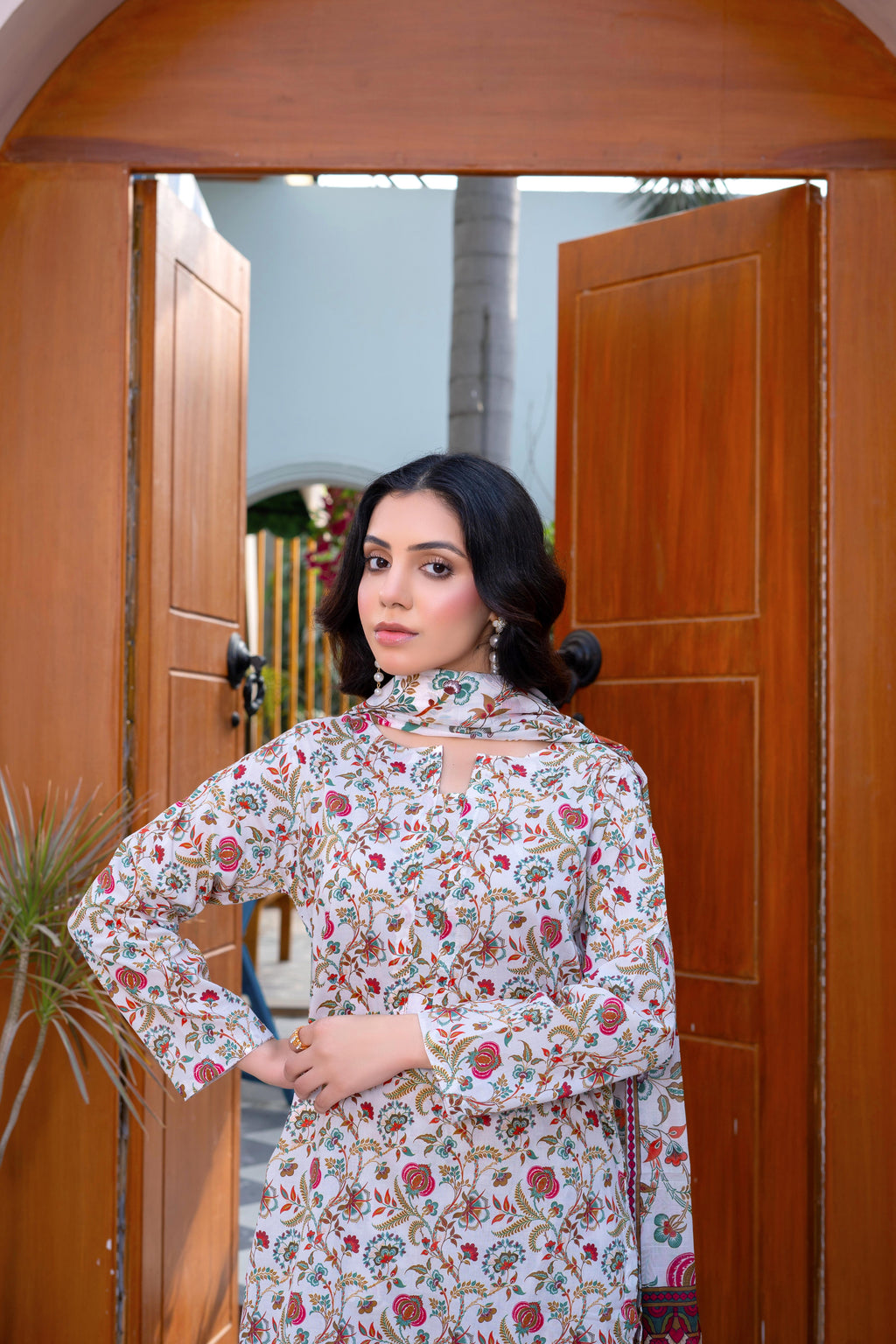 Stitched 3-Piece Suit – Multicolor Floral & Paisley Elegance