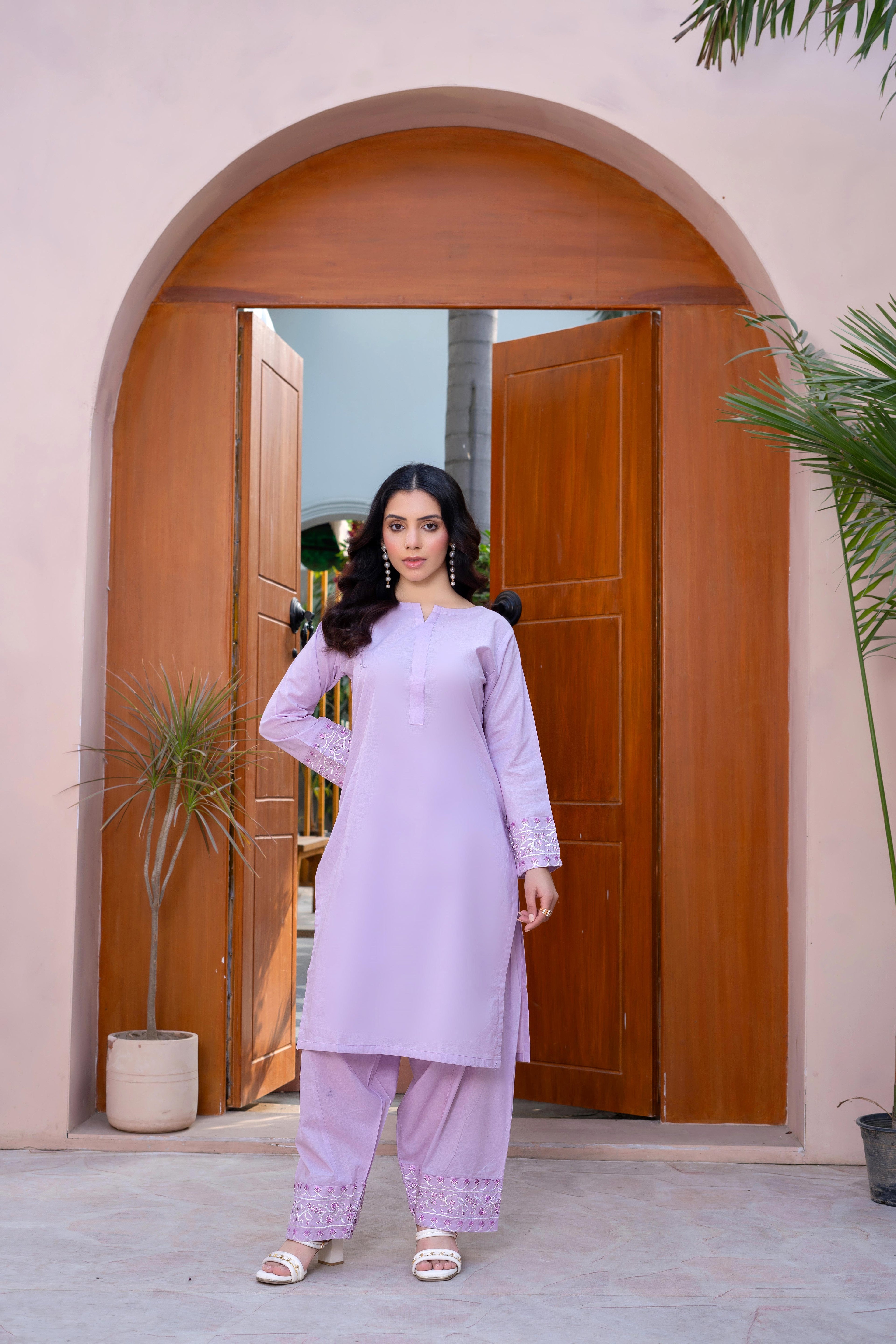 Stitched 2-Piece Suit – Lavender Embroidered Serenity