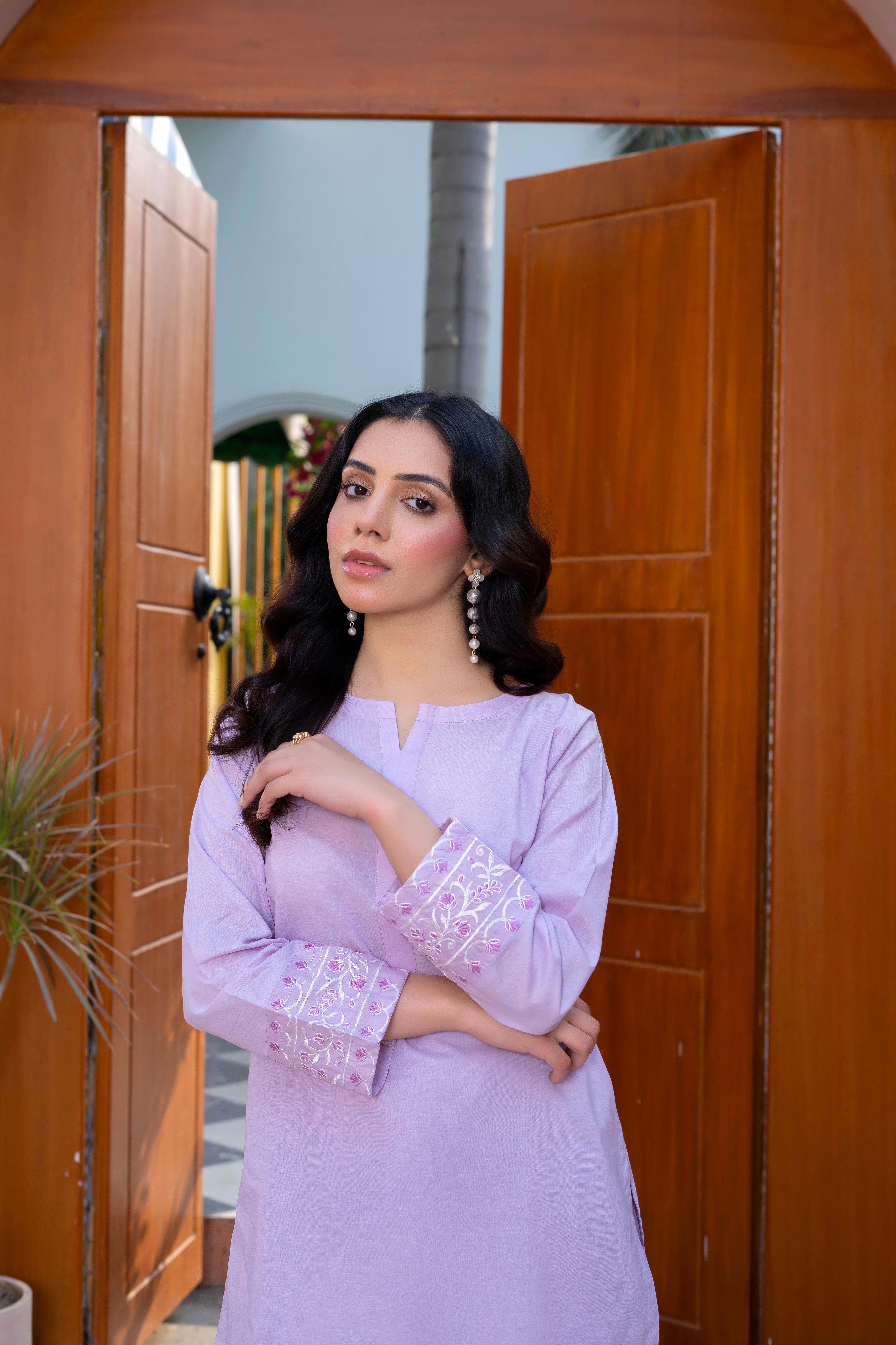 Stitched 2-Piece Suit – Lavender Embroidered Serenity