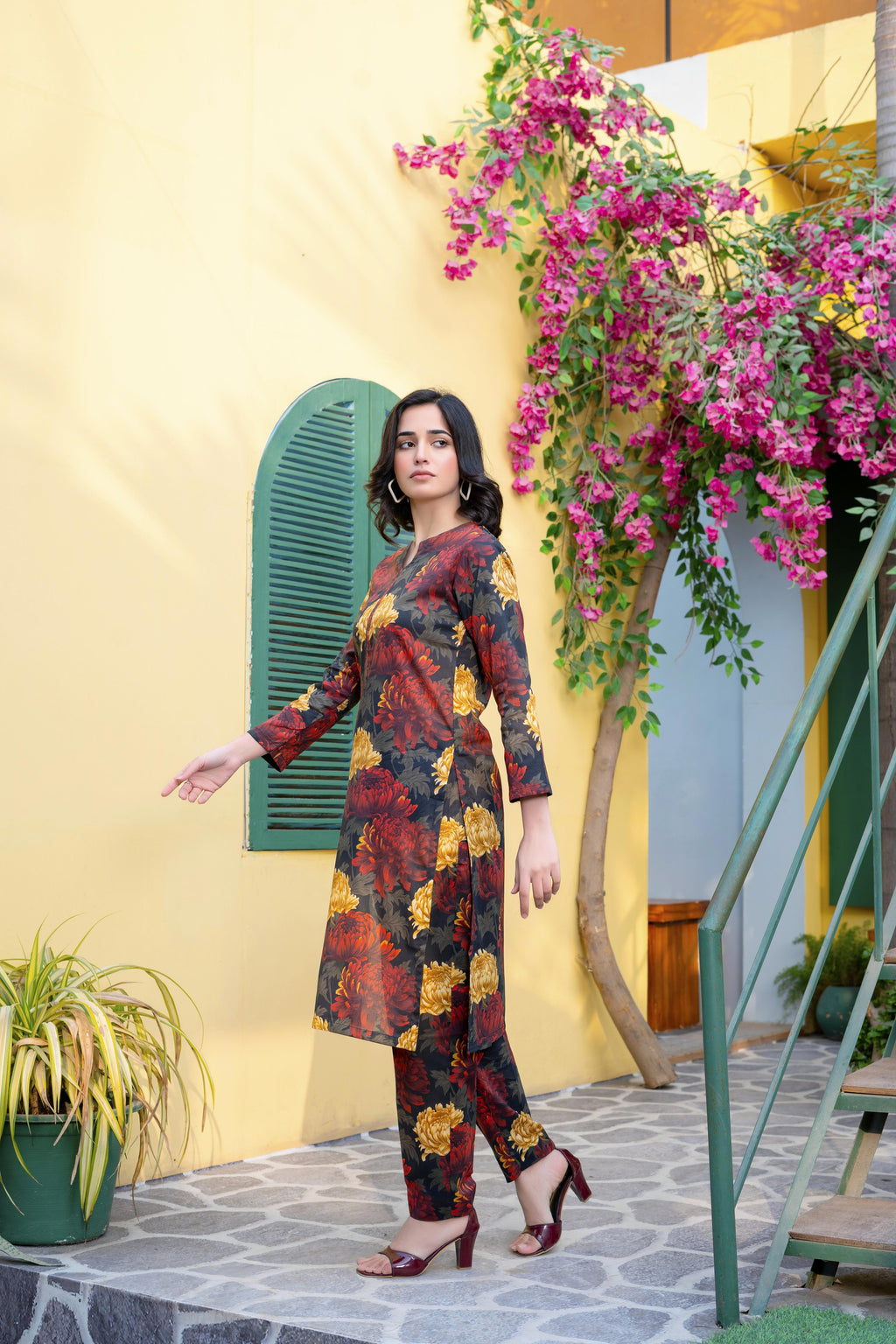 Stitched 2-Piece Suit – Floral Grace in Midnight Hues