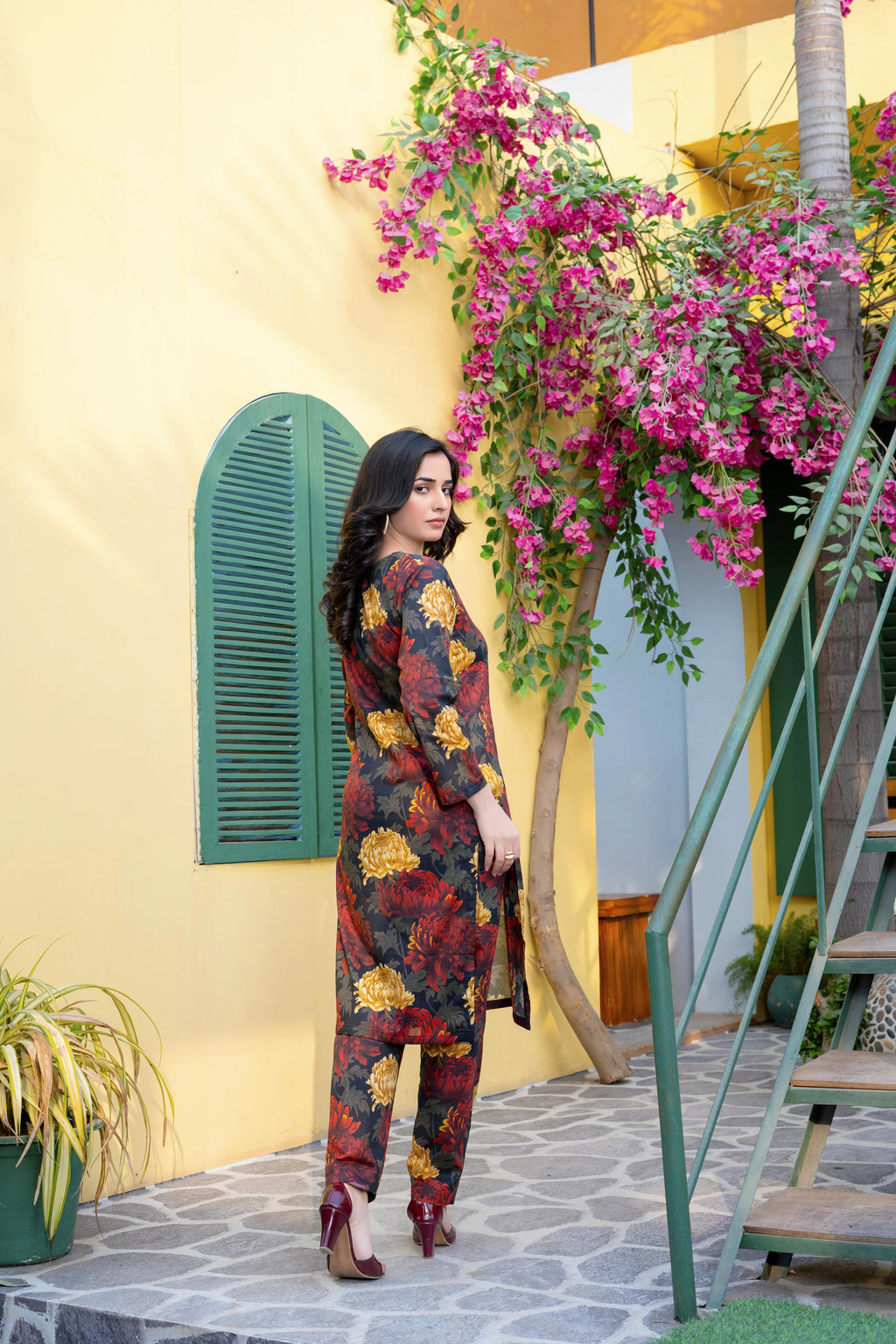 Stitched 2-Piece Suit – Floral Grace in Midnight Hues