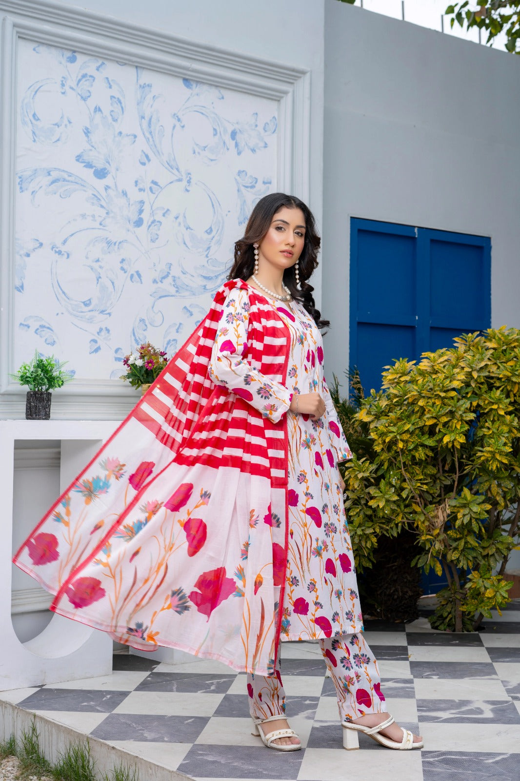 Stitched 3-Piece Suit – Blooming Elegance in White Hues